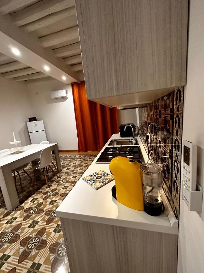 Lb Home Termini Imerese Bed & Breakfast